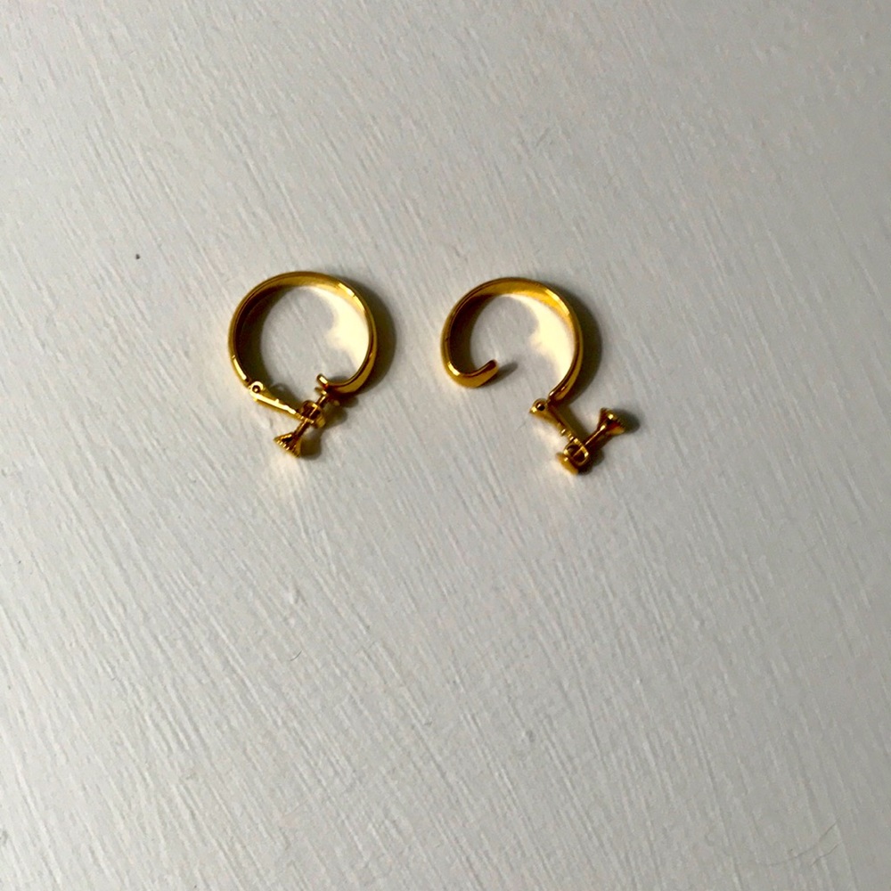 Clip on golden miniature hoop earrings!perfect for nights out & not pierced ears